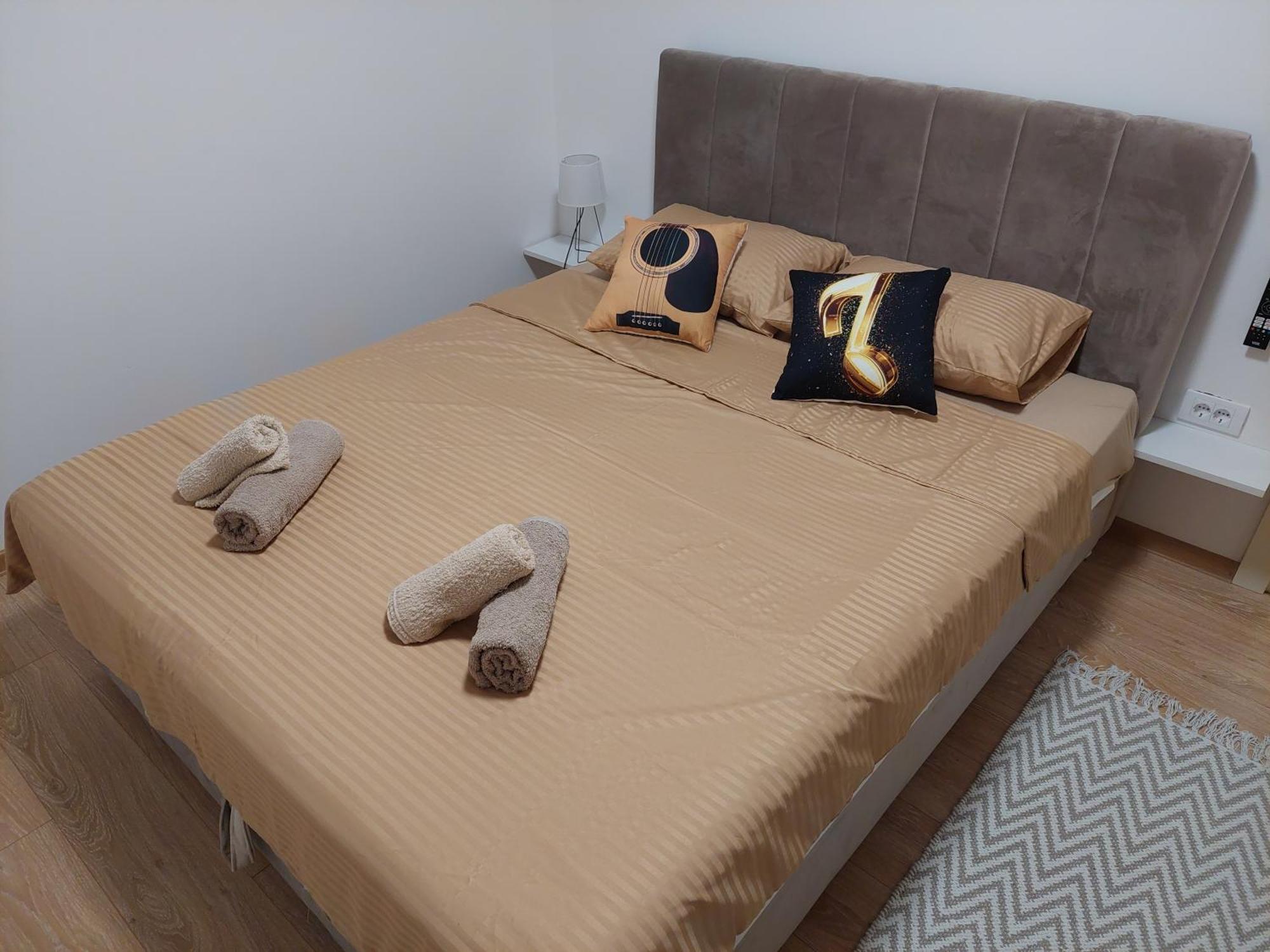 Apartman Muzika 雅戈丁那 外观 照片