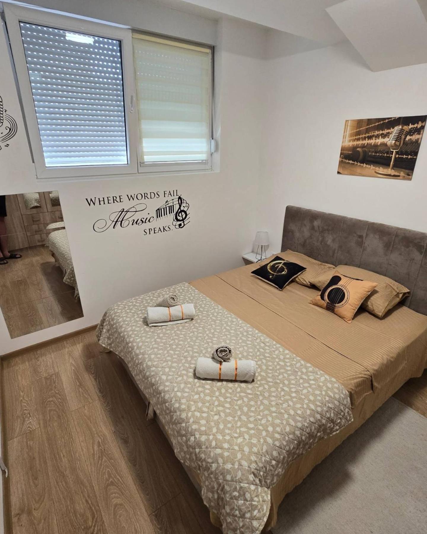 Apartman Muzika 雅戈丁那 外观 照片